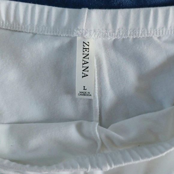 Zenana XL or L handmade torn 80's Style leggings - Picture 6 of 7